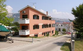 Apartments Pintar Zarok